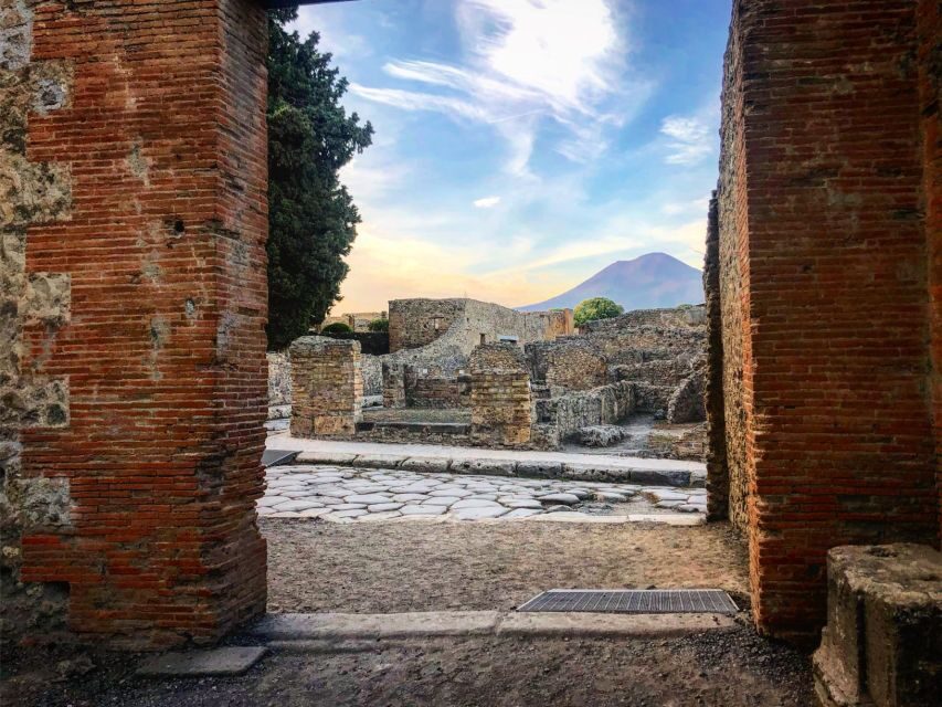 Amalfi Coast: Pompeii, Vesuvius, & Wine Tasting with Lunch - Should you book this Pompeii, Vesuvius, and wine day?