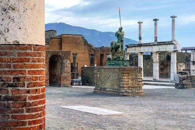 Enjoy Pompeii & Mt. Vesuvius: Semi-Private Tour from Positano - Positano pickup to Pompeii: what the round-trip transport really means