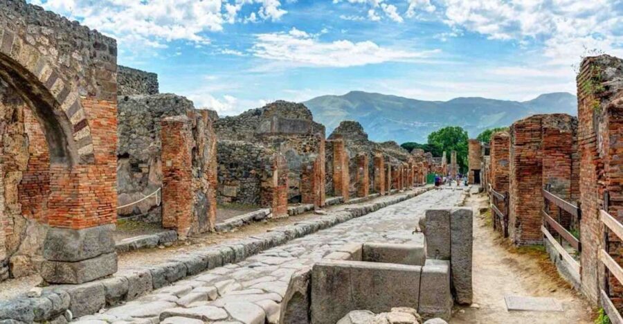From Naples: Pompeii & Amalfi Coast Full-Day Trip - Pompeii and Amalfi in One Day: Why This Combo Works