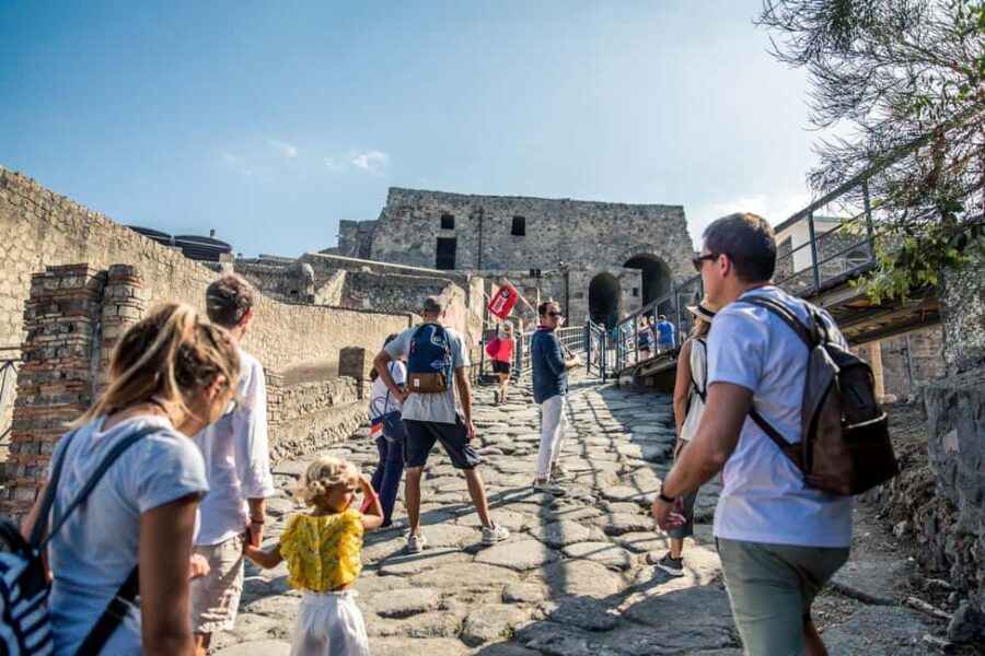 From Naples: Pompeii Skip-the-Line Guided Tour - Street Food Rooms: Thermopolium and a Pistrinum Moment