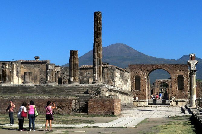 From Naples: Skip the Line Pompeii Guided Tour – Small Group - The Drive to Pompeii: What You Can Expect on Transit