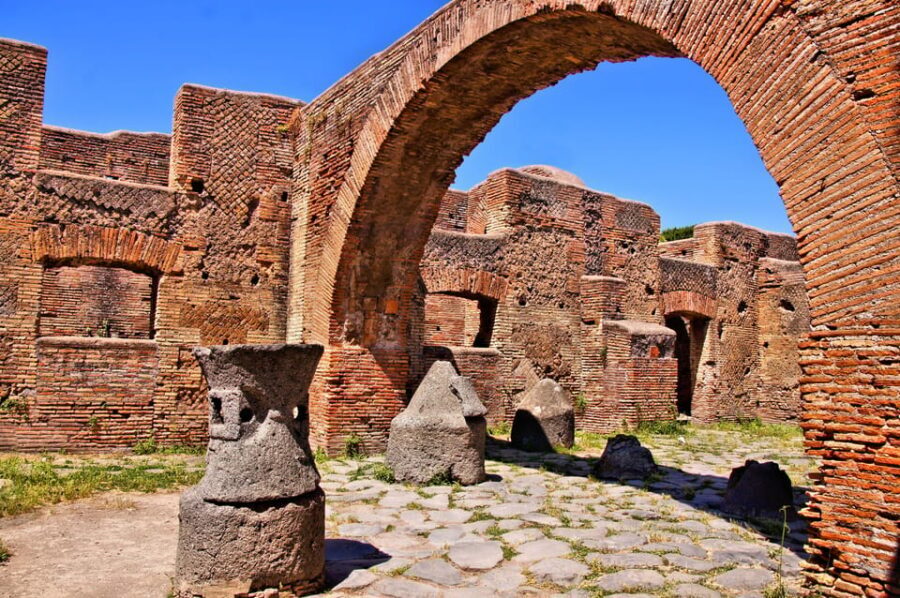 From Salerno_Pompeii Express: bus transfer+entrance ticket - Audio guide + map: how to use it to get more from your walk