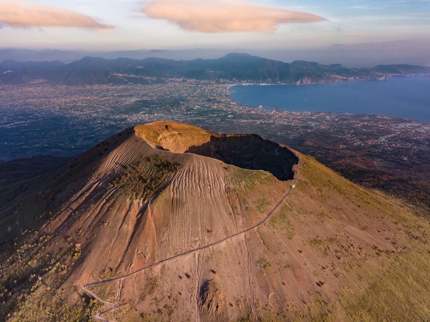 From Sorrento: Semiprivate Vesuvius Tour - From Tempio Travel Sorrento to Pompeii Scavi: the train part that sets the tone