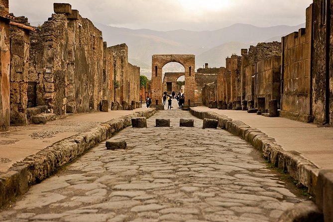 Mt Vesuvius and Pompeii Tour by Bus from Sorrento - Pompeii essentials: a guided 2 hours that keeps you oriented
