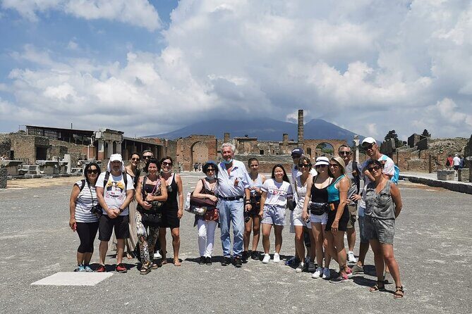 Naples Shore Excursion Mt Vesuvius and Pompeii Day Trip - The pizza lunch stop: a fuel break that can make or break the climb