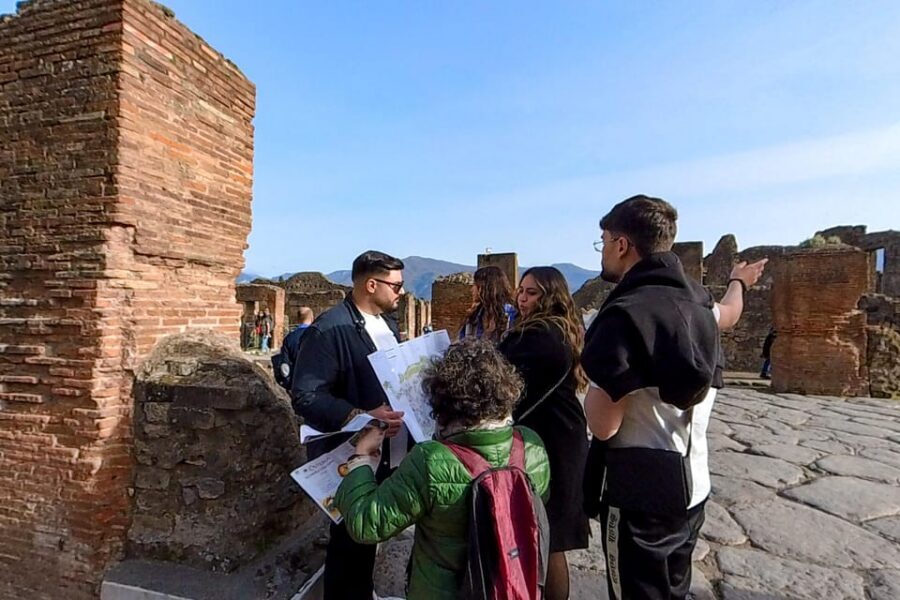 Pompeii: 2 Hours Skip the Line Visit with a Licensed Guide - What You’ll Actually Walk Past (and Why It’s a Smart Route)