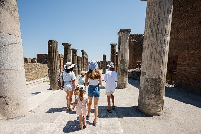 Pompeii, Amalfi Coast and Positano Day Trip from Rome - Group Size and the Coach Experience