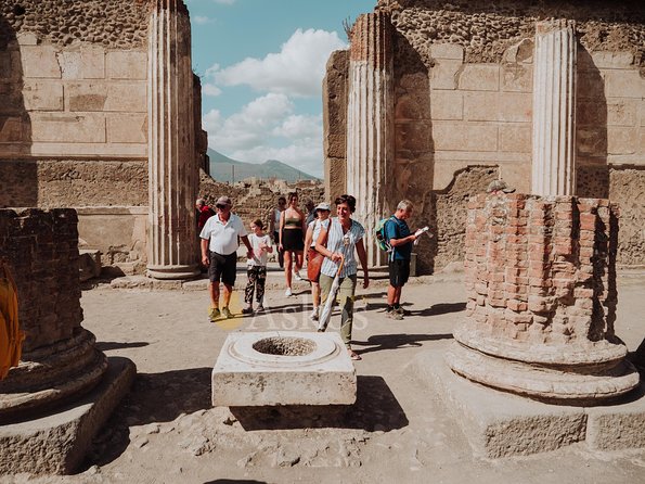 Pompeii and Herculaneum Private Walking Tour with an Archaeologist - Herculaneum first: where Roman life feels close up