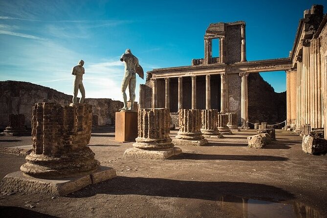 Pompeii half day tour from Naples - The 15-minute shopping break: quick souvenir reality check