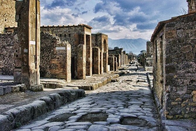 Pompeii half day tour from Naples - Return to Naples: a 30-minute ride and a smart mid-day rhythm