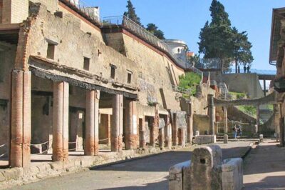 Pompeii & Herculaneum Private Tour: Fast-Track, Winery & Lunch - Pompeii with a guide: Forum, villas, and mosaics without the overwhelm