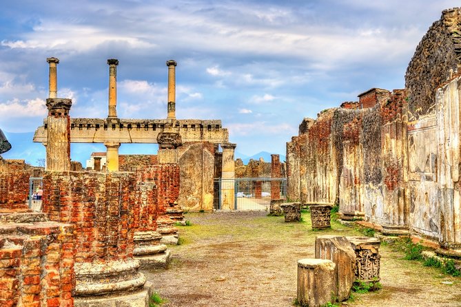 Pompeii Private & Personalized Tour with archeology expert guide - Meet up at Piazza Esedra and get moving fast