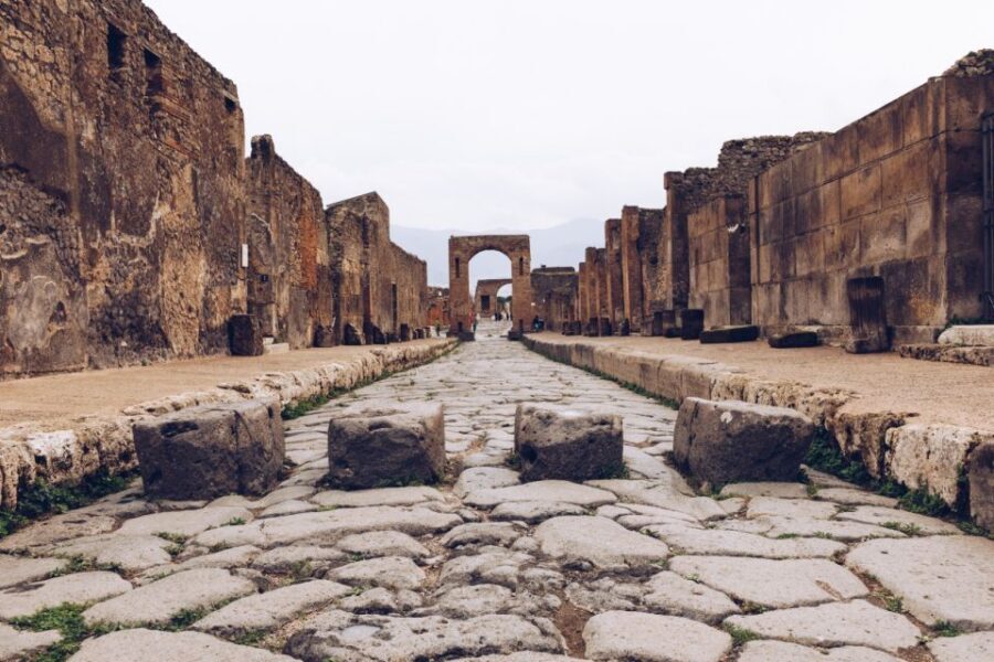 Pompeii Skip-The-Ticket-Line Tour with an Archeologist - Skip the Ticket Line for a Faster Start at Pompeii