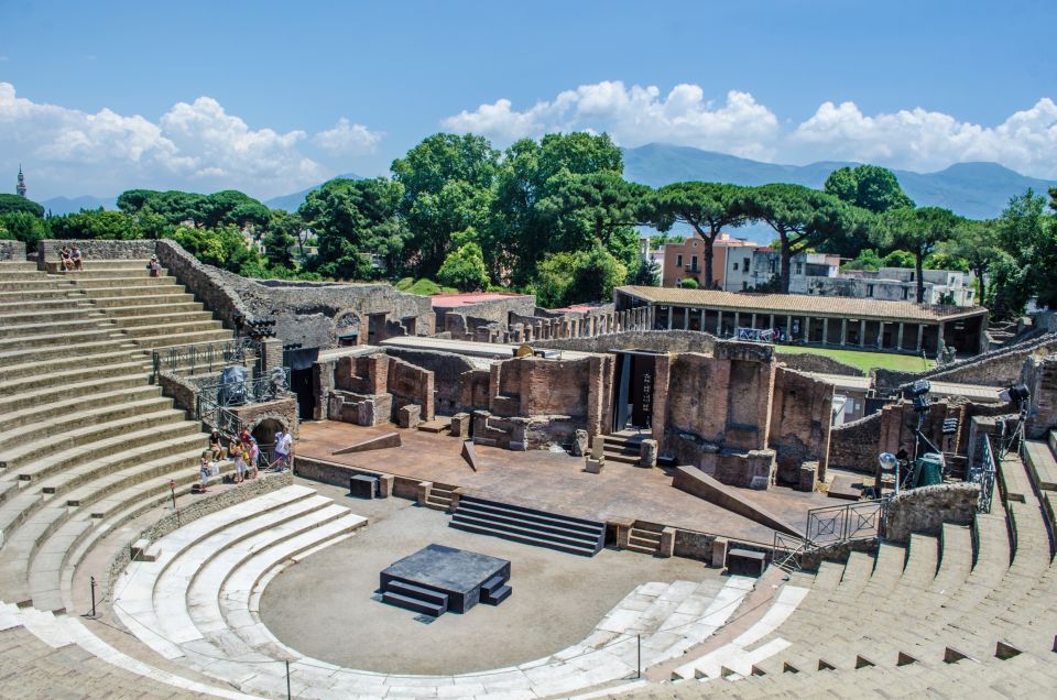 Pompeii: Small Group Guided Tour and Skip-the-Line Ticket - Where This Tour Starts, and Why That Matters