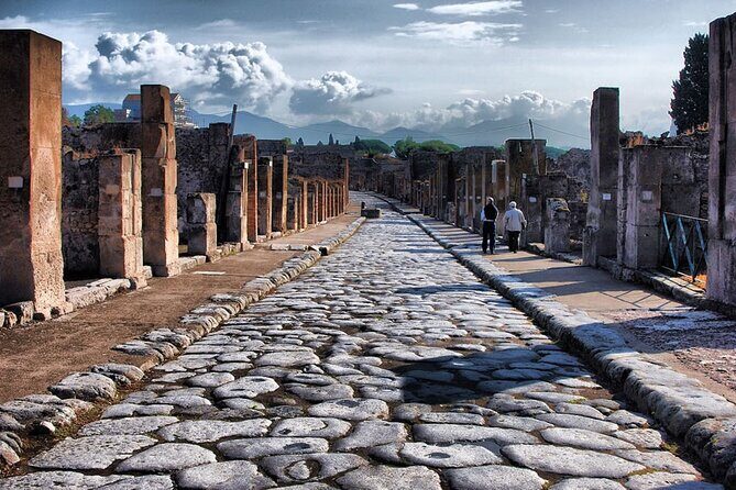 Pompeii Small Group Tour - Tickets Included - Why this Pompeii small-group format works so well