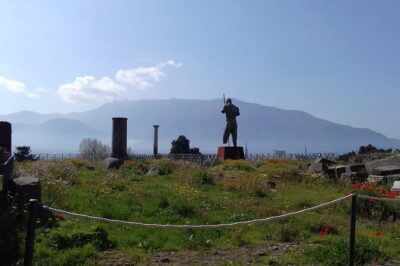Pompeii Sorrento Positano - Sorrento Coast stop: a quick look at clifftown Italy