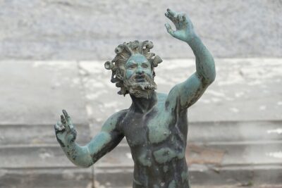 Pompeii Walking Tour: The Real History of the Ruins - InStazione meet-up and getting to Porta Anfiteatro on time