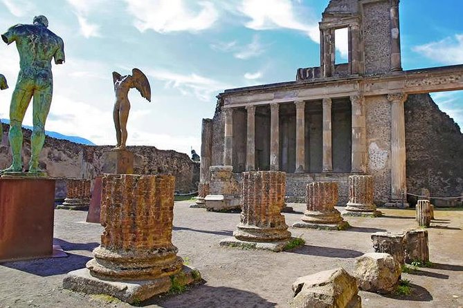 Private Excursion to Pompeii and Amalfi Coast from Naples Cruise Port or Hotel - Your Amalfi Coast Stops: How the Town Choice Really Shapes the Day