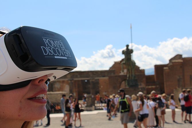 Private Guided Tour and VR Headsets in the Ancient Pompeii - Where to Meet in Pompeii: Piazza Esedra Setup