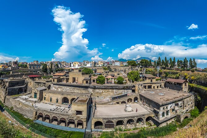 Private Herculaneum for Families: Kids Archaeology Adventure - Elegant homes with clear “wealth clues” you can spot fast
