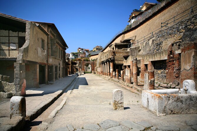 Private Herculaneum Tour – Top Experience with Local Guide - Why Herculaneum Beats Pompeii for a Clearer Day