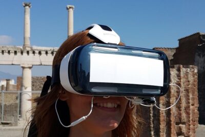 Private Pompeii Tour with 3D Virtual Reality Headset - The licensed local guide and audio: why this isn’t just tech