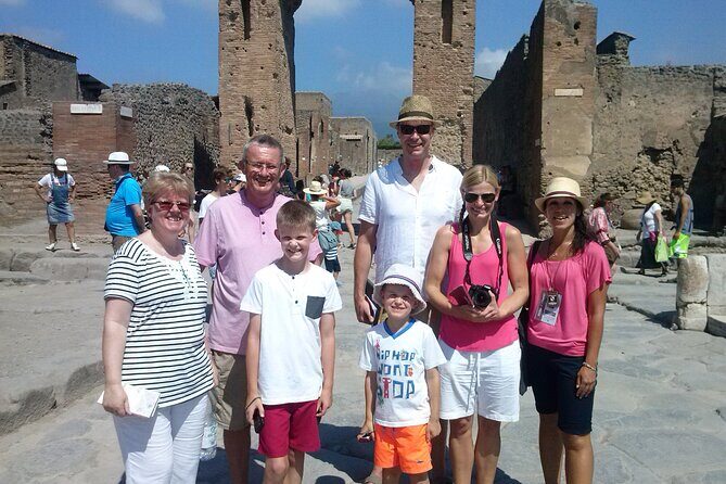 Private tour of the Pompeii excavations - Where the tour starts: Piazza Esedra basics that save time