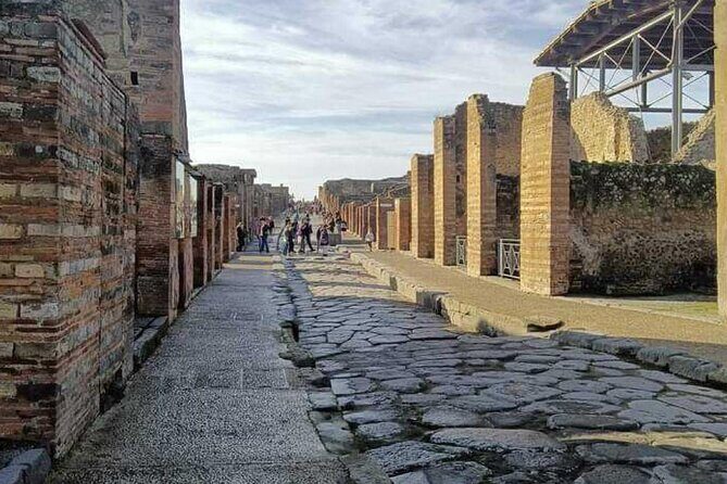 Private transfer to Positano via Pompeii - The guide question: when you should add one (and when you can skip it)