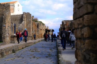 Rome to Pompeii & Herculaneum Trip with Hotel Pickup & Skip-the-line Tickets - Pompeii Archaeological Park: 2.5 hours with a guide that picks the story