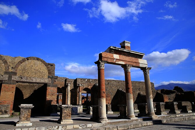 Skip the Line Pompeii Tour For Kids and Families w Special Guide - Meeting at Hotel Vittoria and Choosing a Departure Time