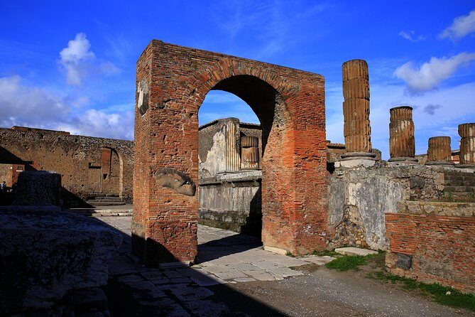 VIP Pompeii Tour including Newly Opened Houses With Archaeologist - The Forum and the theatres: how Pompeii’s social life really worked